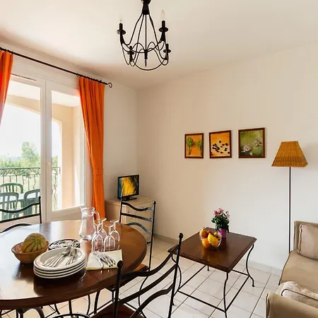 In Provencal Style In A Beautiful Landscape Apartment Paradou